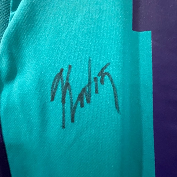 Kemba Walker Signed Charlotte Hornets Jersey #15 Teal Size L NBA - Picture 2 of 10